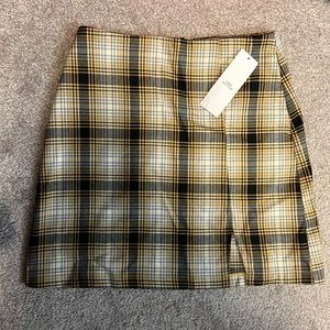 Never worn plaid skirt